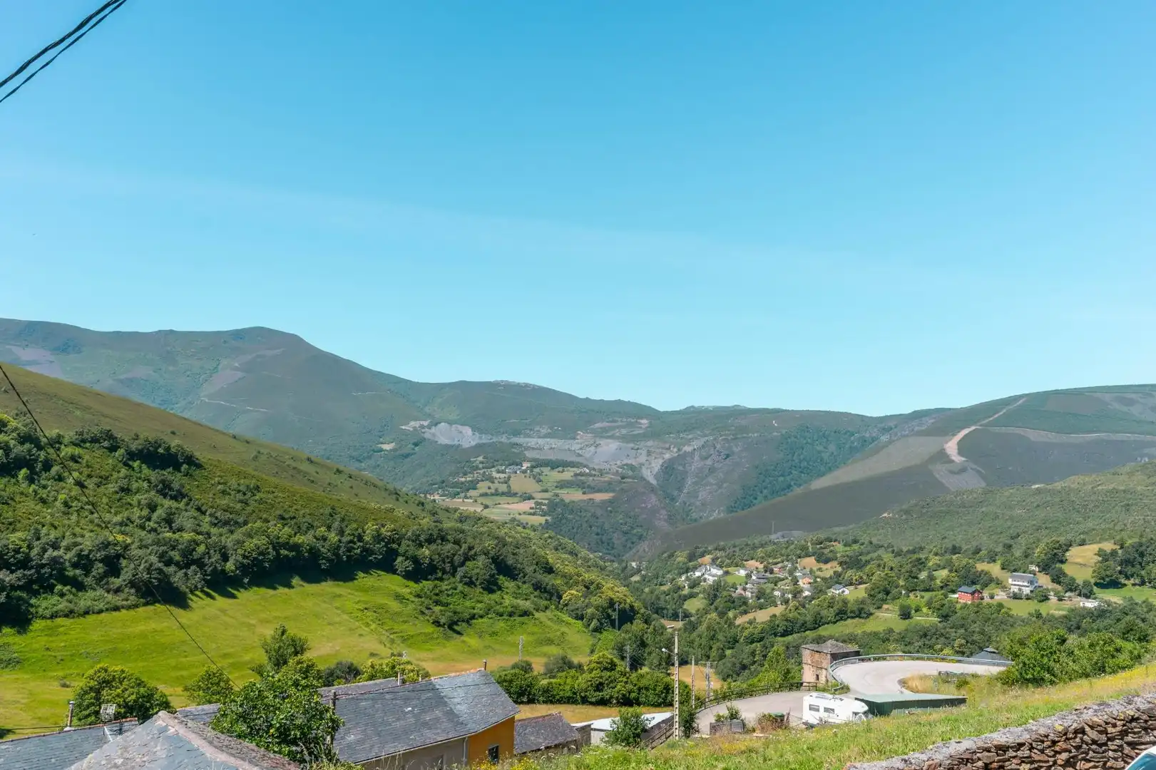 Vista exterior de Casa o xalet en venda en Ibias amb Calefacció, Terrassa i Moblat