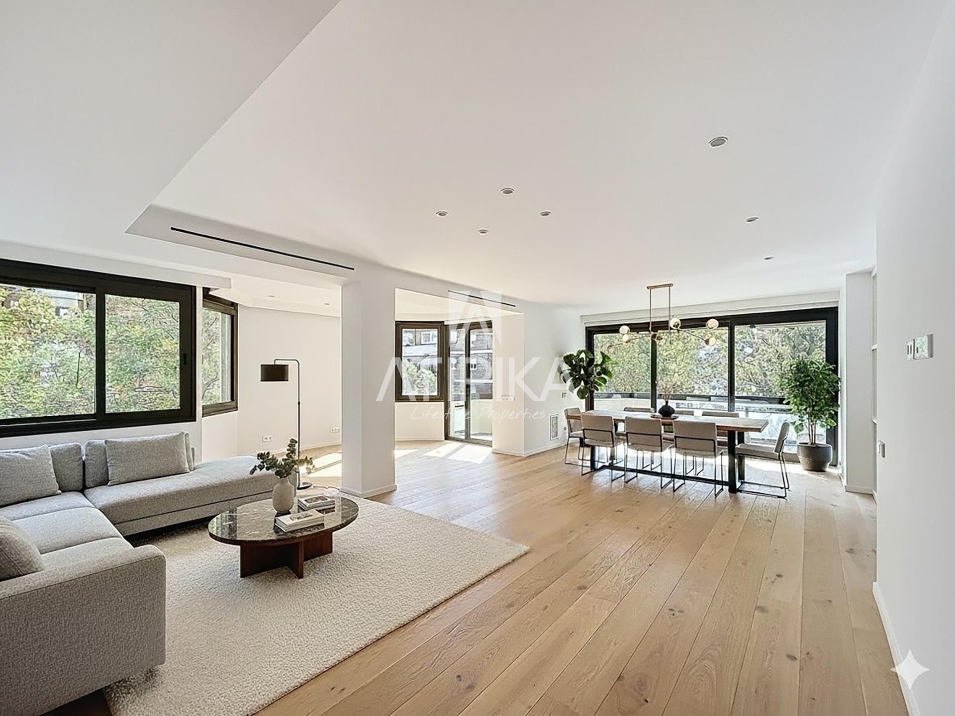 Sala de estar de Piso en venta en  Barcelona Capital con Terraza, Trastero y Balcón