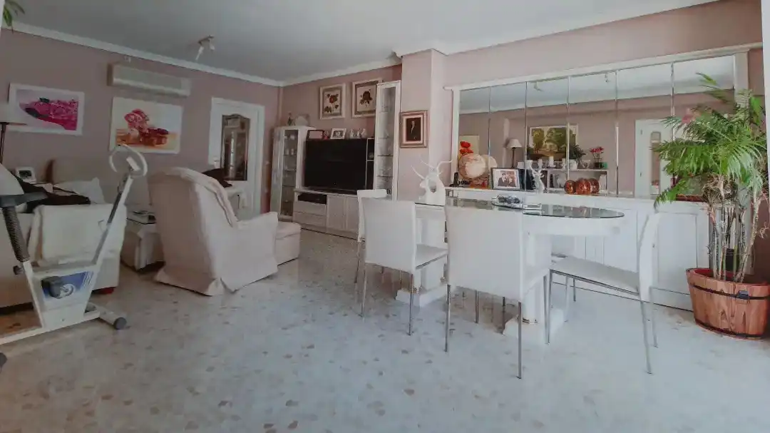 Comedor de Casa adosada en venta en Lucena con Aire acondicionado, Calefacción y Jardín privado