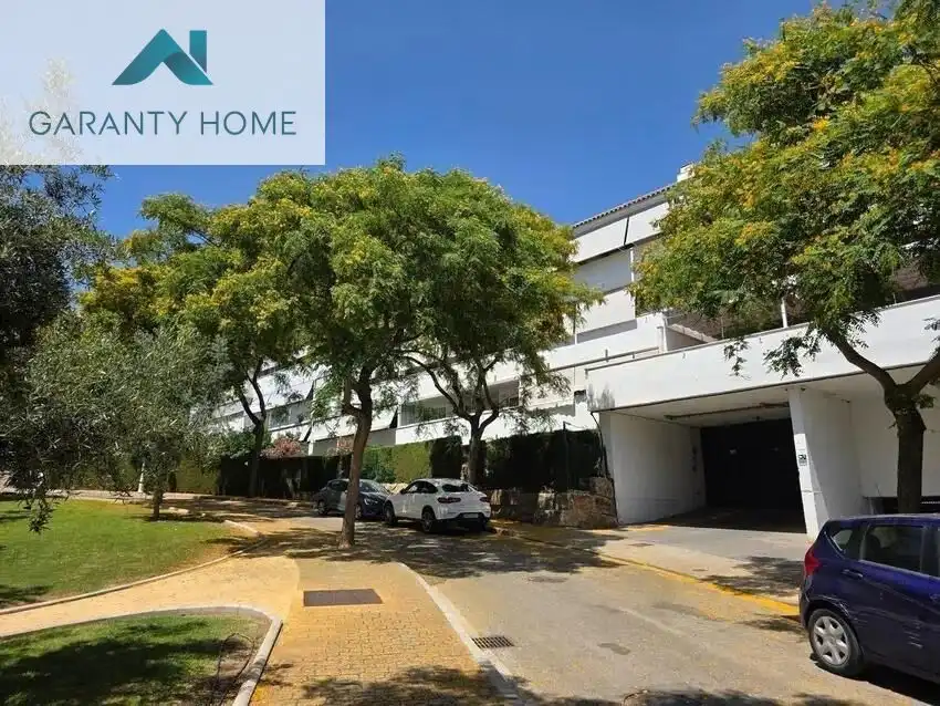 Vista exterior de Piso de alquiler en Fuengirola con Aire acondicionado, Jardín privado y Terraza