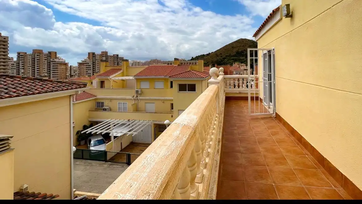 Casa adosada de alquiler en Calle farigola, Racó