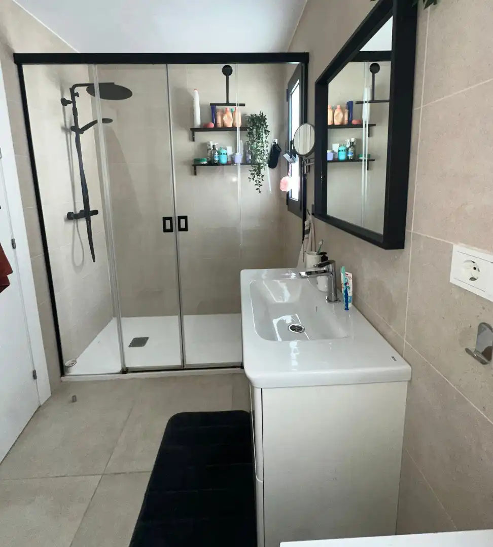 Baño de Casa adosada en venta en Alhaurín de la Torre con Aire acondicionado, Jardín privado y Terraza