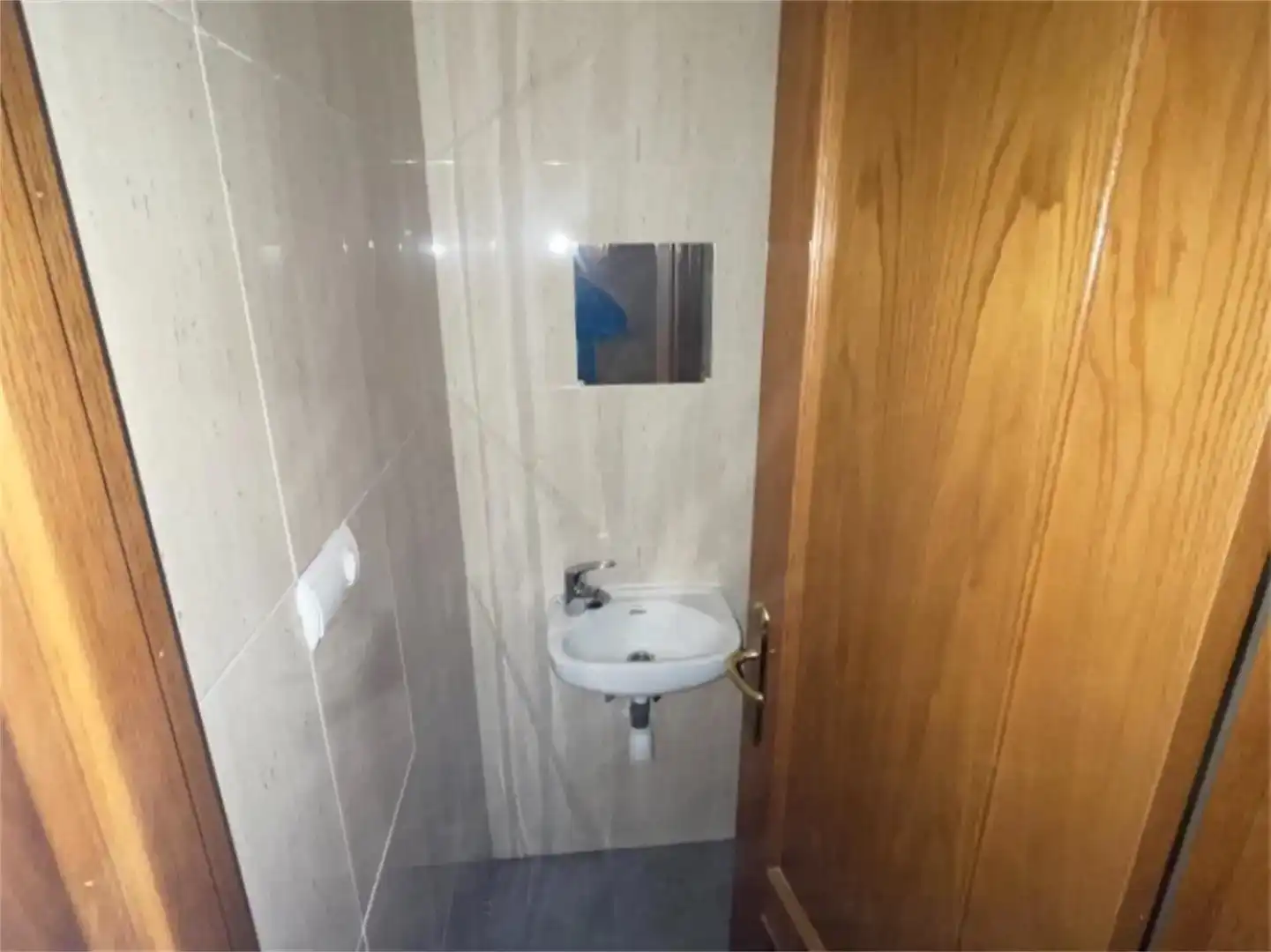 Bany de Local en venda en Soria Capital 