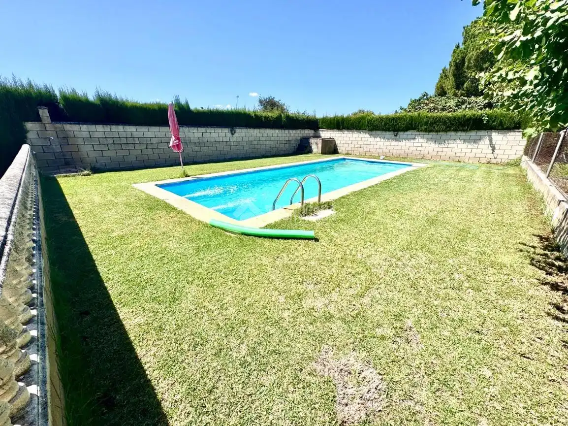 Casa rustica con piscina in vendita a Periurbano Oeste - Sierra, imagen 3