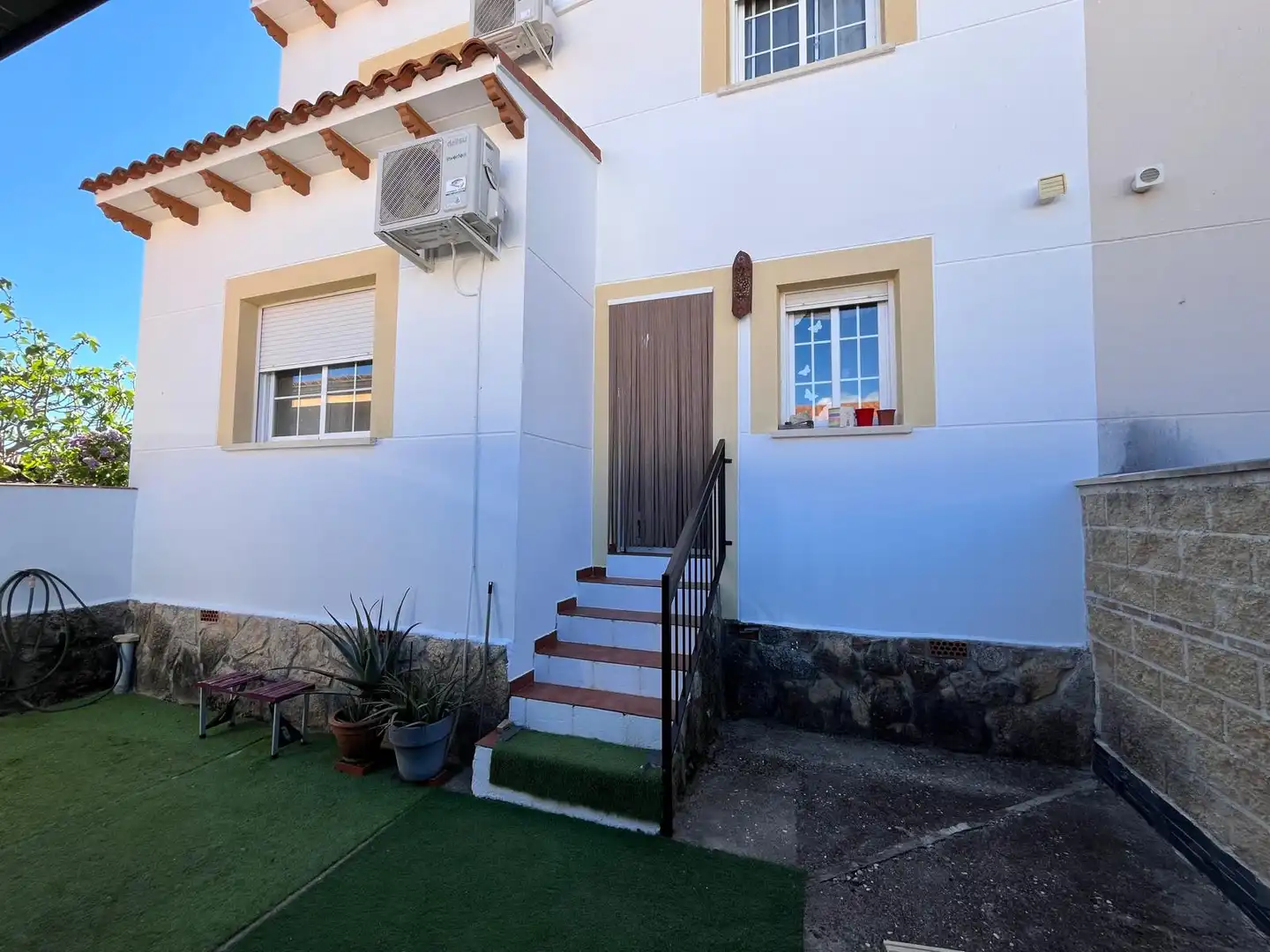 Exterior view of Detached homes for sale in San Román de los Montes  with Air Conditioner, Heating and Private garden