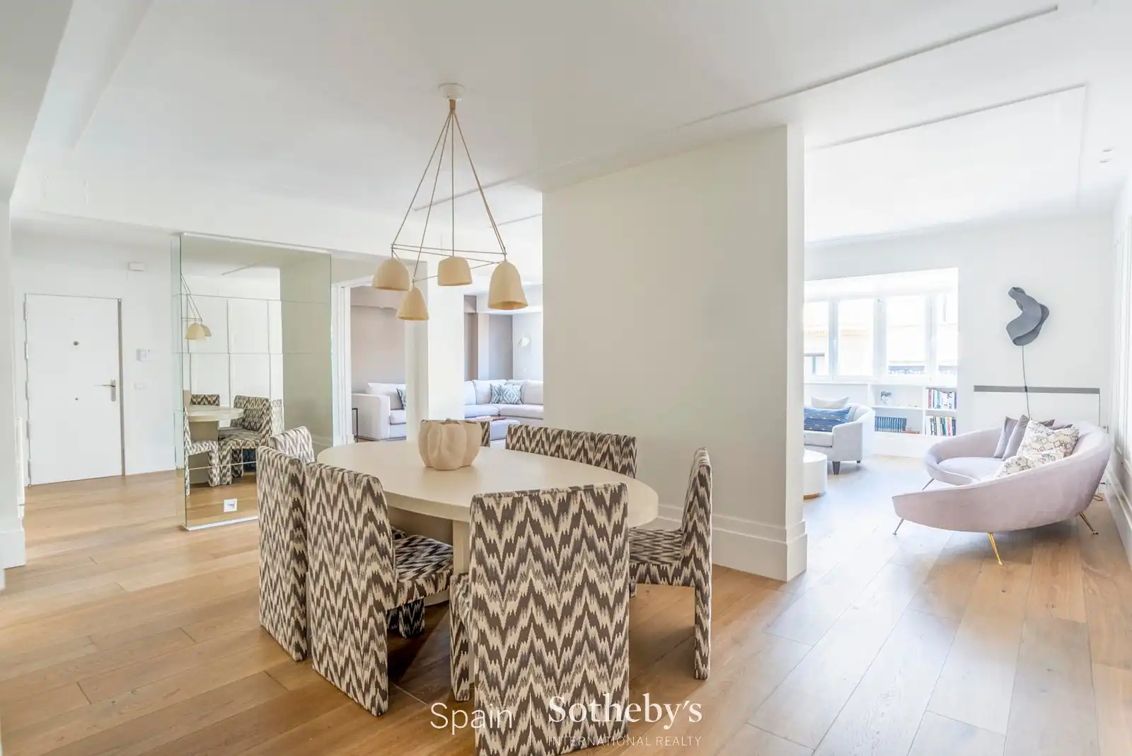 Menjador de Apartament en venda en Madrid amb Aire condicionat, Calefacció i Traster