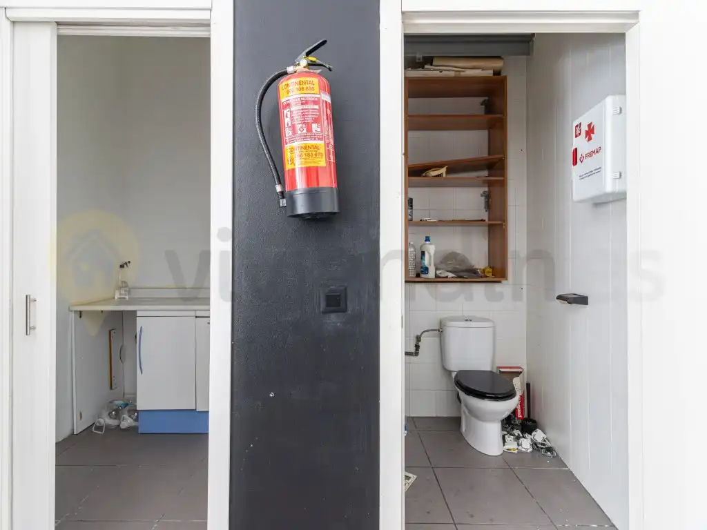 Bathroom of Commercial properties for sale in Jerez de la Frontera