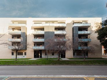 Aparcamiento con ascensor en venta en Borrell 42