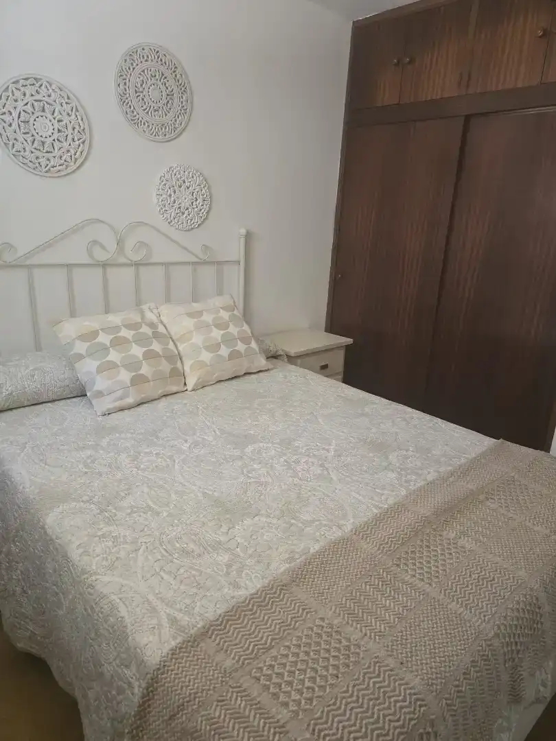 Dormitori de Pis en venda en Rota amb Aire condicionat i Moblat