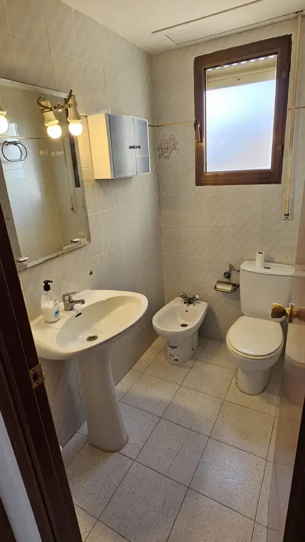 Baño de Apartamento en venta en Oropesa del Mar / Orpesa con Calefacción, Terraza y Amueblado