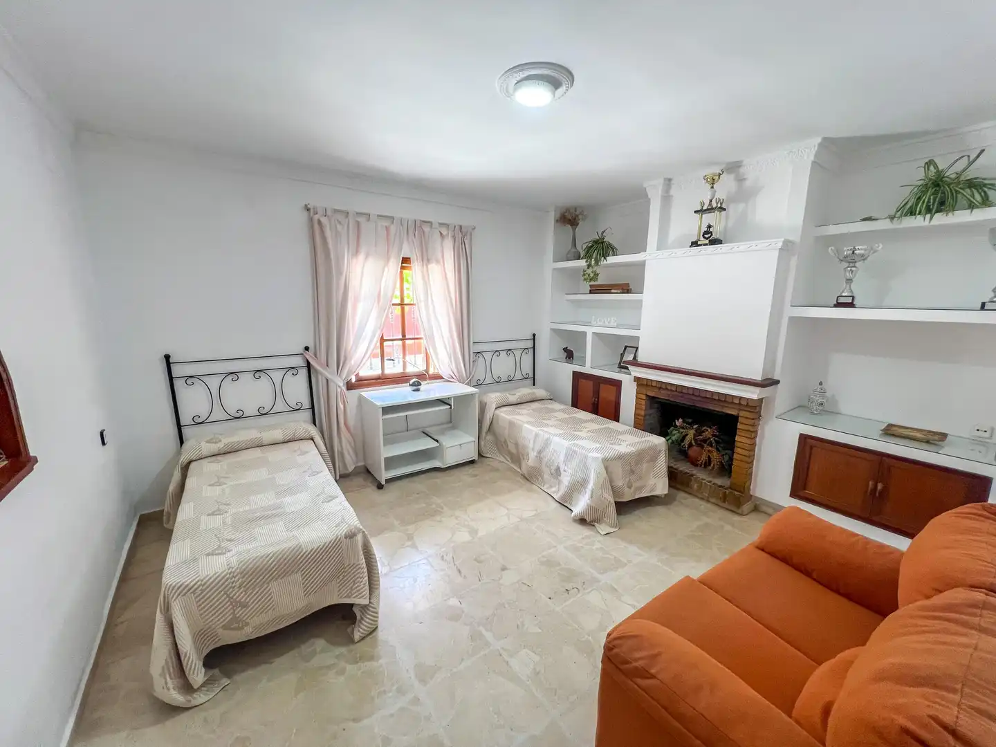 Sala d'estar de Casa o xalet en venda en Sanlúcar de Barrameda amb Jardí privat