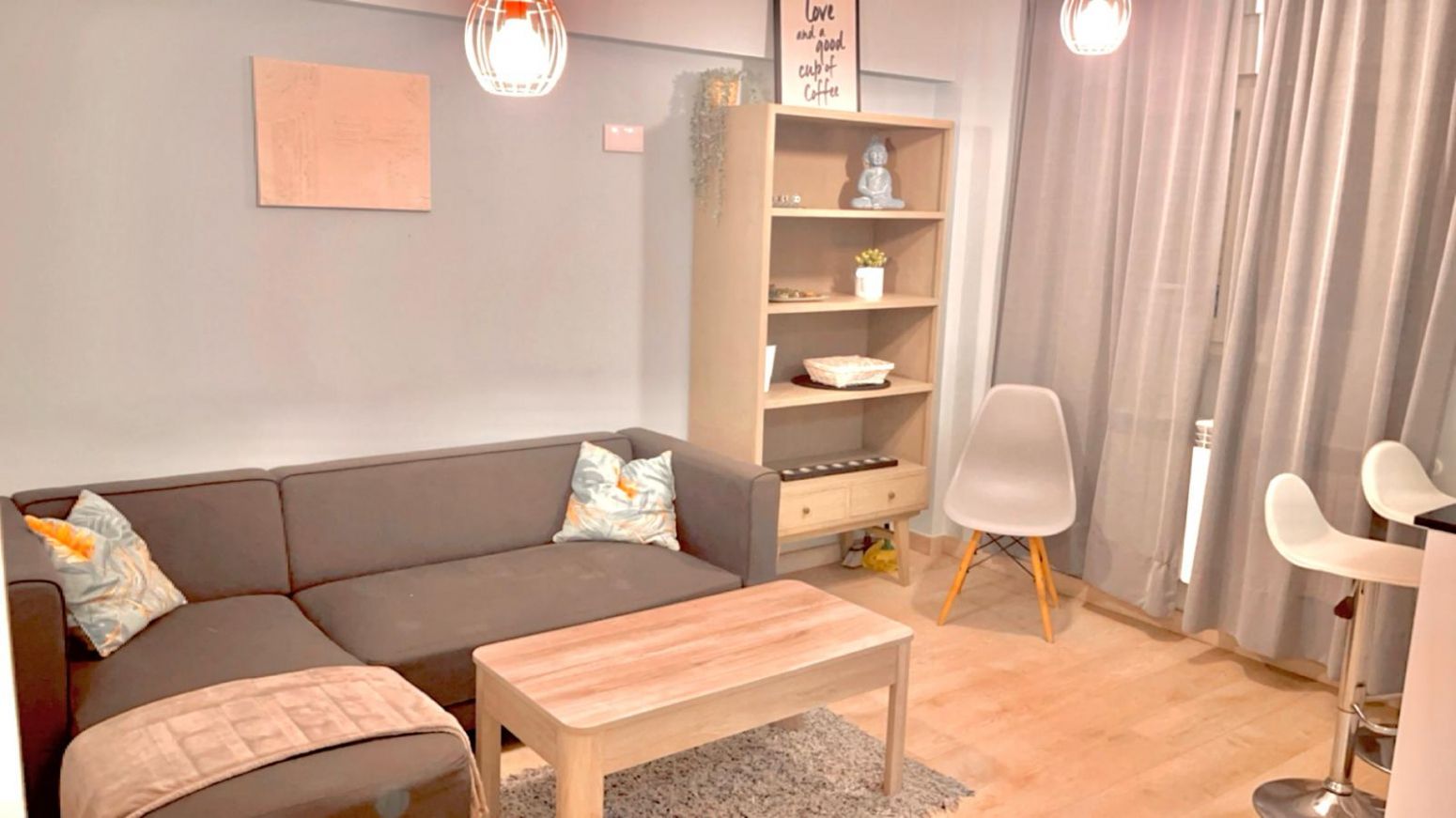 Sala d'estar de Pis de lloguer en Santander amb Calefacció i Moblat