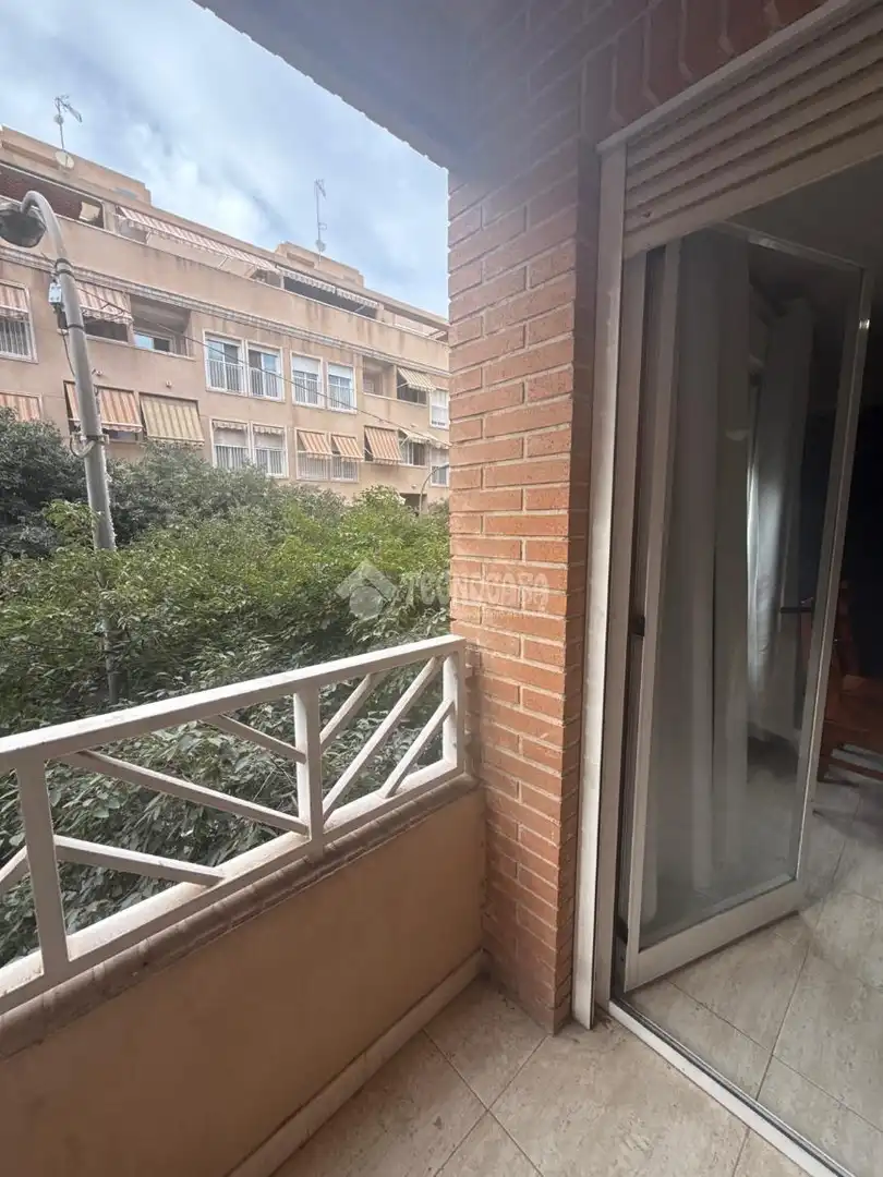 Terrassa de Pis en venda en Alicante / Alacant amb Terrassa i Balcó