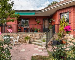 Vista exterior de Casa o xalet en venda en Alcorcón amb Terrassa i Balcó