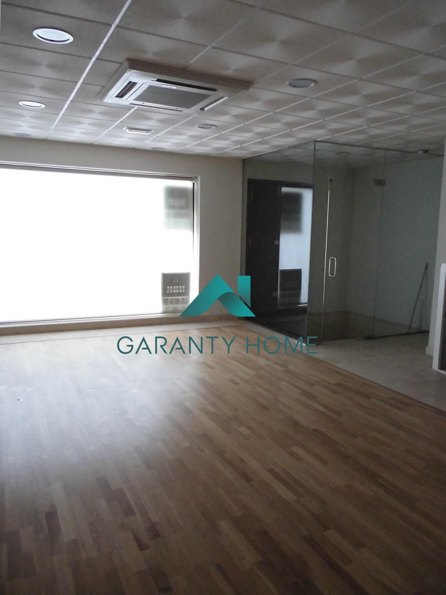 Local de alquiler en Lucena con Aire acondicionado