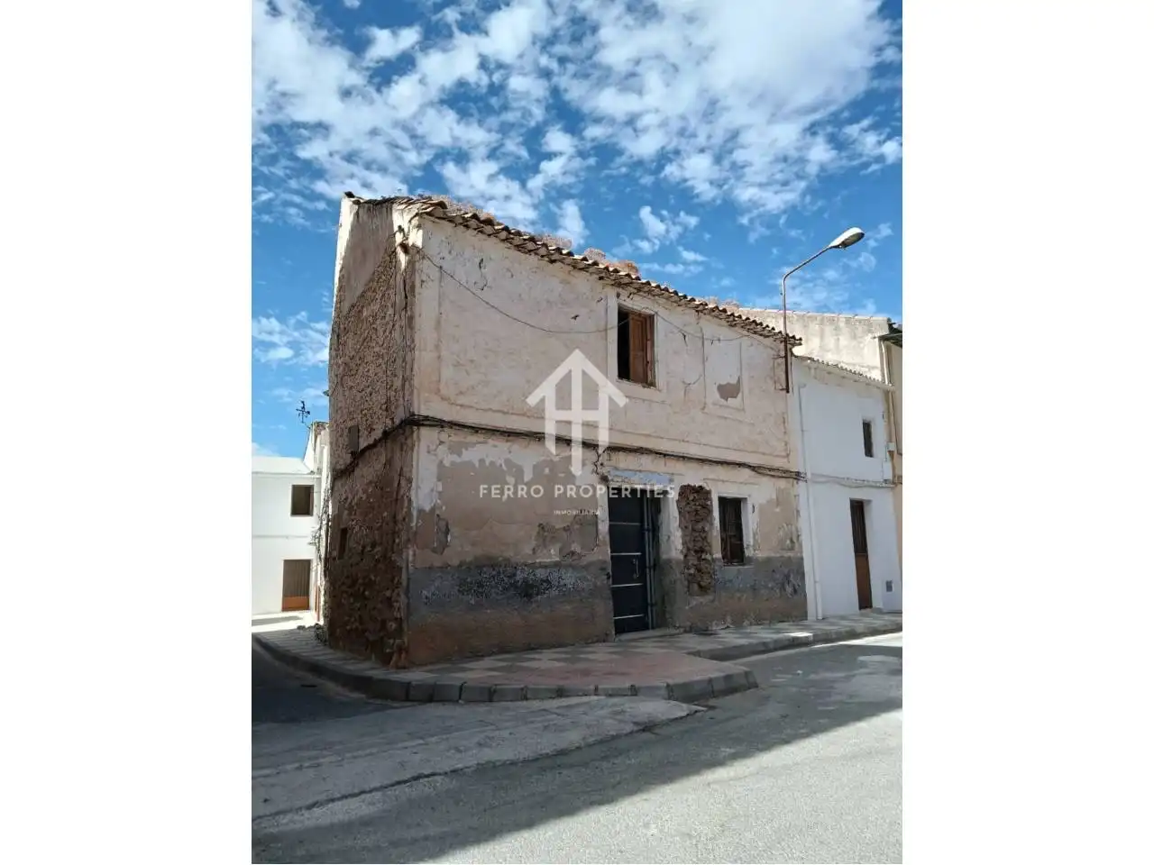 Vista exterior de Casa adosada en venda en Chimeneas