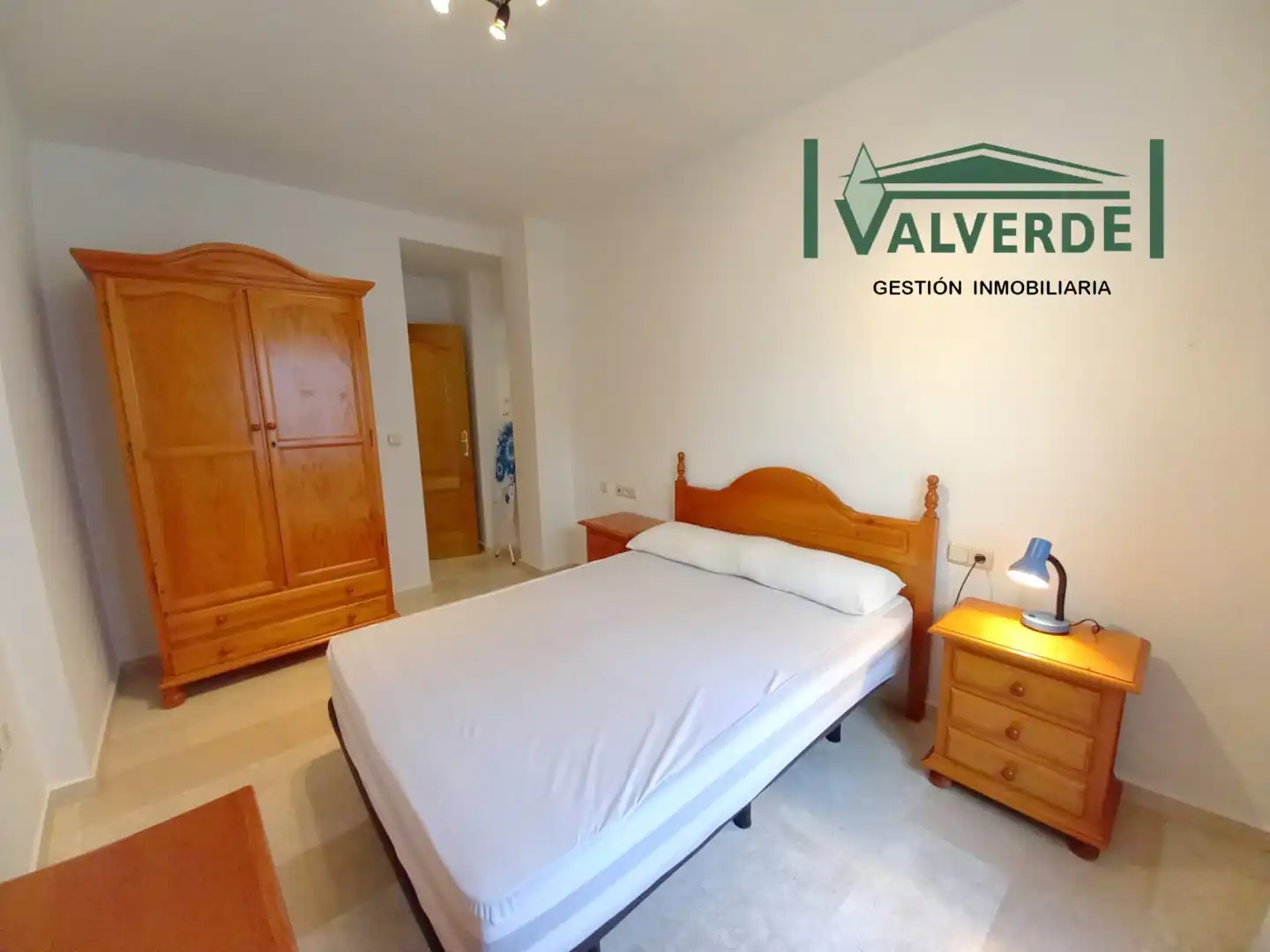 Bedroom of Flat for rent in Granada  with Air Conditioner, Heating and Furnished