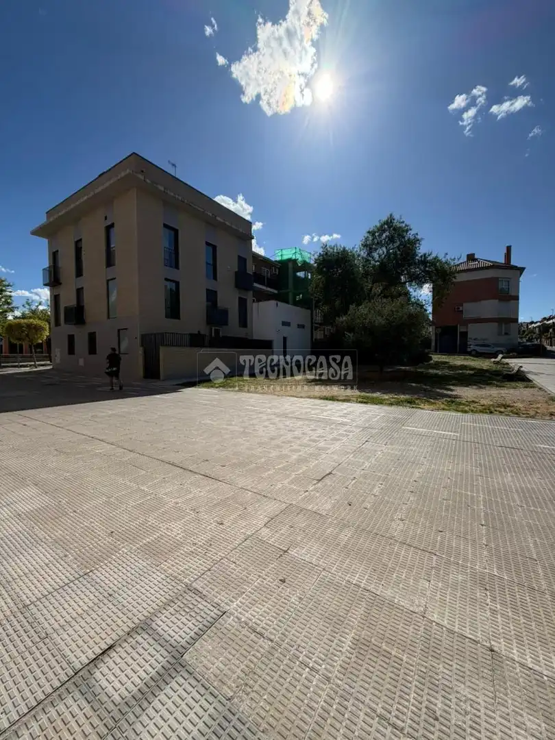 Aparcament de Pis en venda en San Fernando de Henares amb Aire condicionat, Calefacció i Parquet