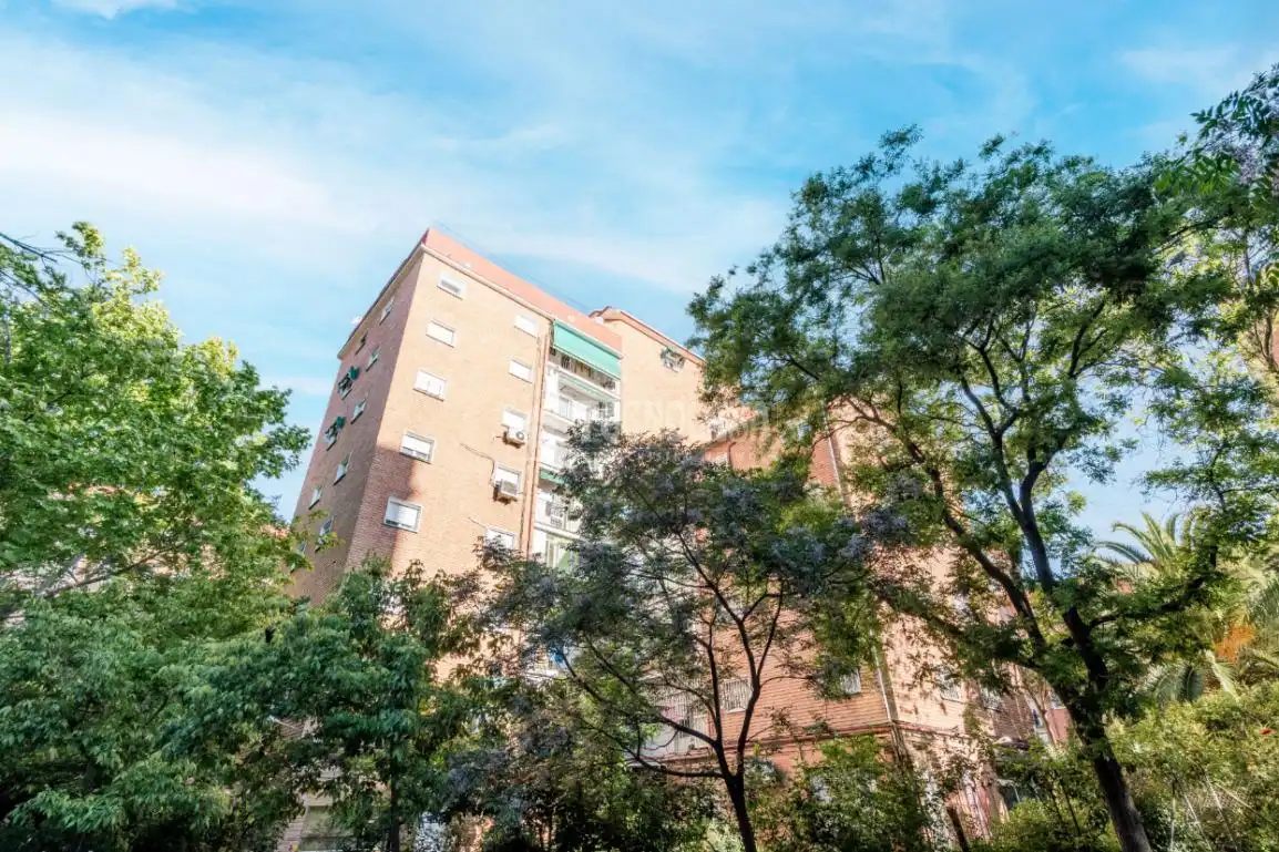Vista exterior de Piso en venta en Madrid
