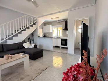 Ático con balcón en venta en Nueva Torrevieja - Aguas Nuevas