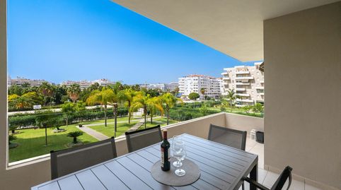 Foto 3 de Apartamento de alquiler en Nueva Andalucía centro, Marbella