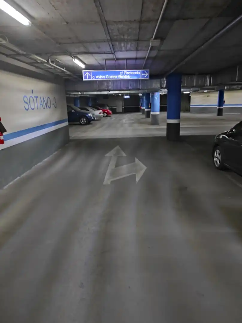 Parkplatz von Garage zur Miete in Nervión