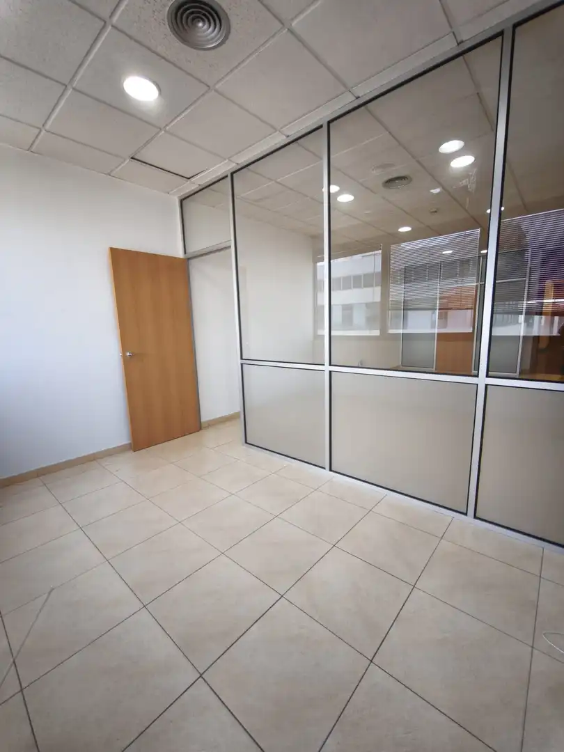Oficina en venda en Sevilla amb Aire condicionat