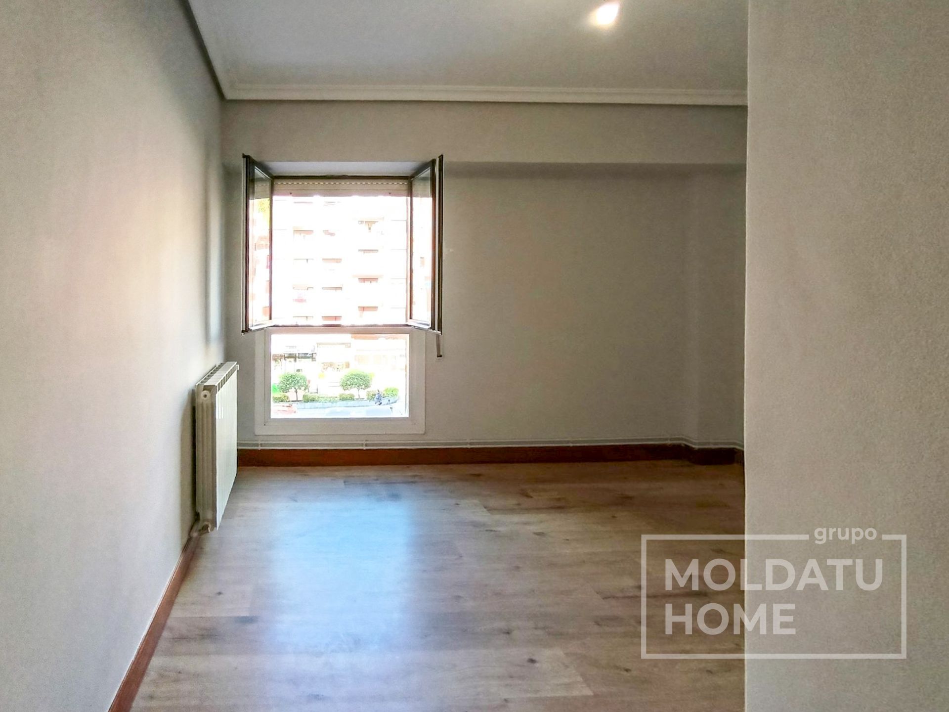 Schlafzimmer von Wohnung zum Verkauf in Irun  mit Heizung, Terrasse und Abstellraum