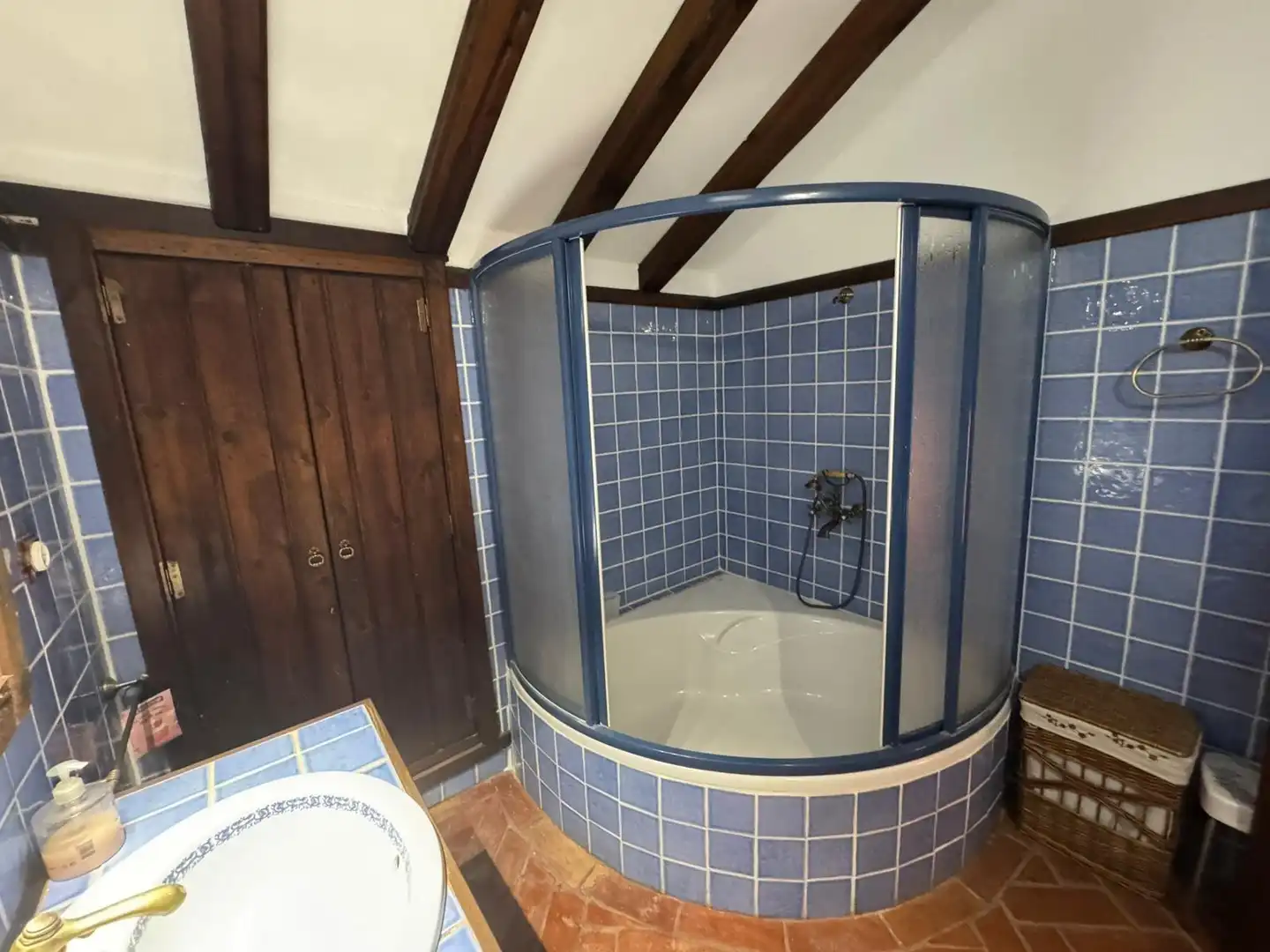 Bany de Casa o xalet en venda en Marbella amb Jardí privat, Terrassa i Piscina