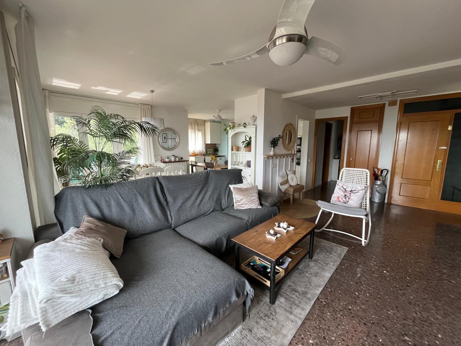 Living room of Houses for sale in Castellar del Vallès  with Private garden, Terrace and Swimming Pool