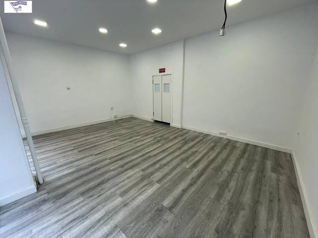 Local comercial en Alquiler en Feria