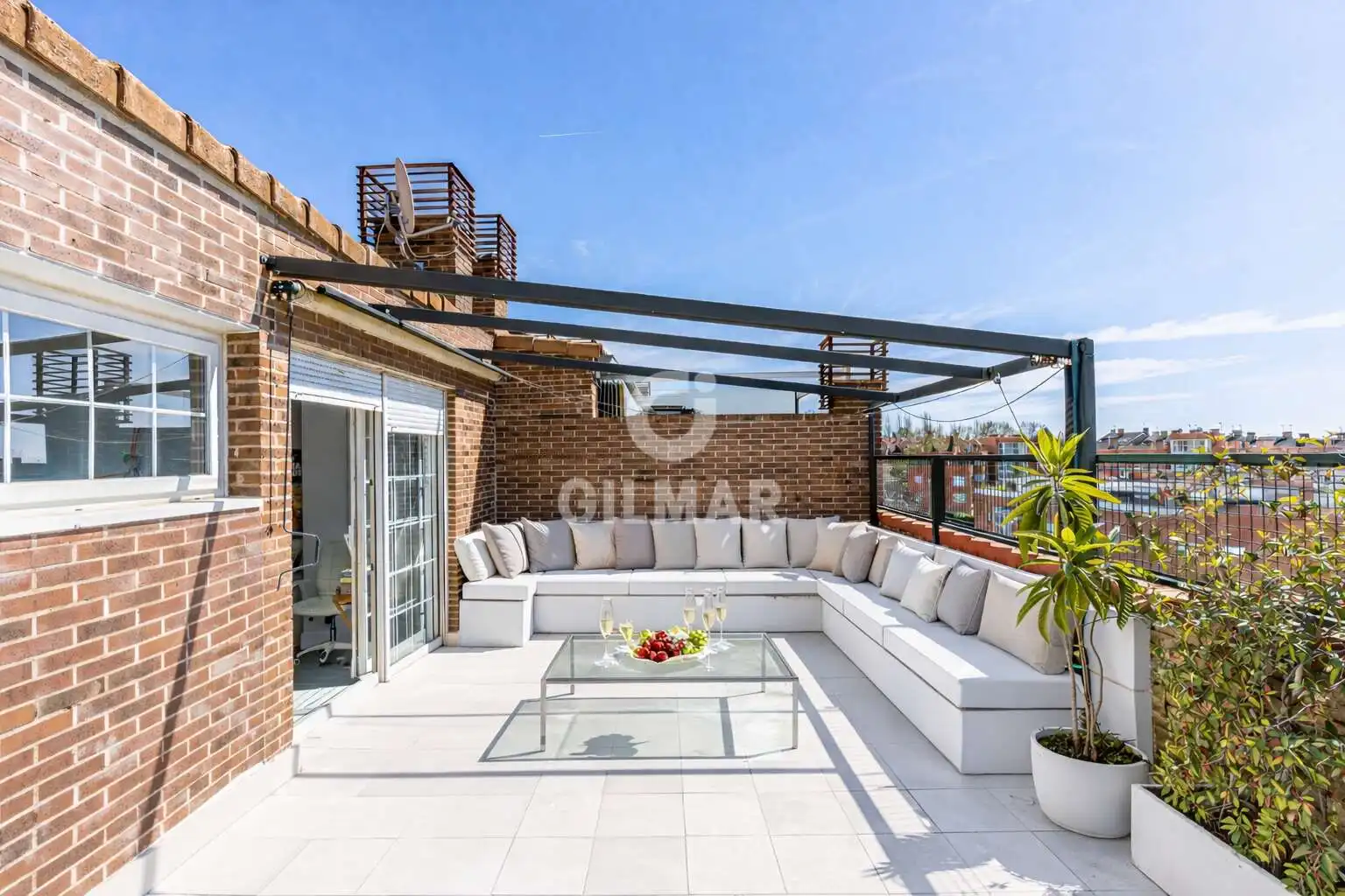 Terrassa de Dúplex en venda en Madrid amb Calefacció, Jardí privat i Piscina