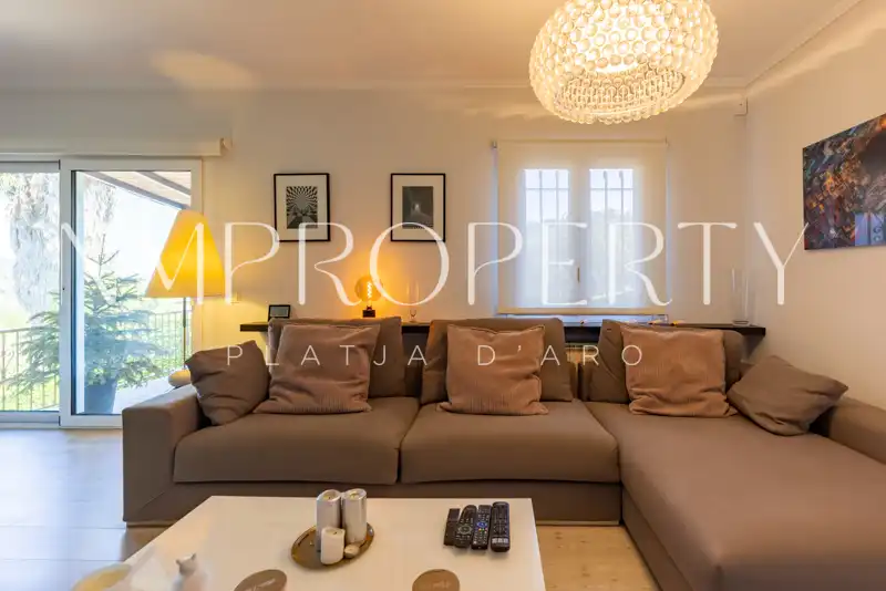 Sala de estar de Casa o chalet de alquiler en Castell d'Aro, Platja d'Aro i s'Agaró con Aire acondicionado, Calefacción y Jardín privado