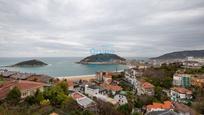 Vista exterior de Dúplex en venda en Donostia - San Sebastián  amb Terrassa i Piscina