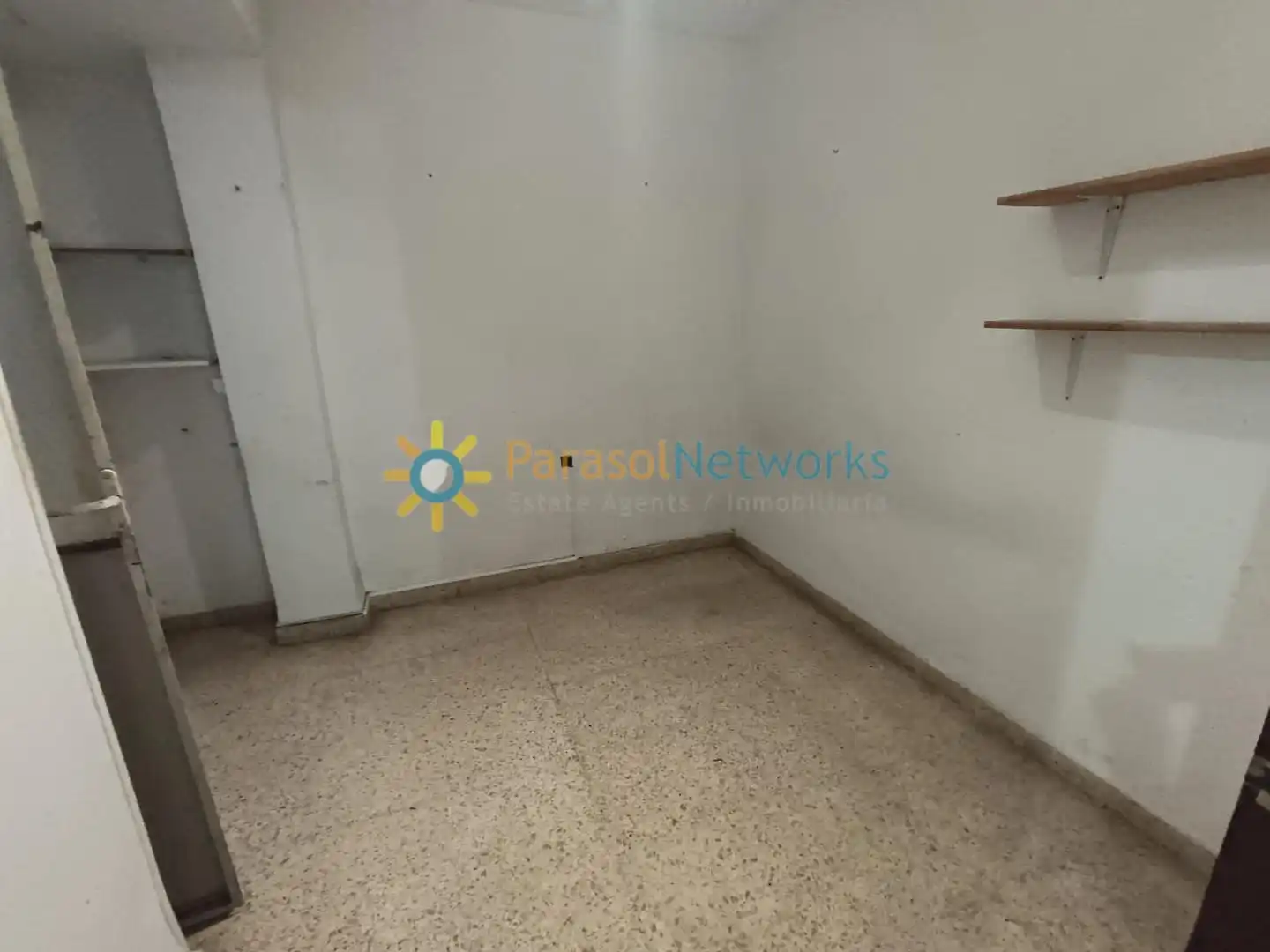 Wohnung zum Verkauf in Oliva mit Ofen
