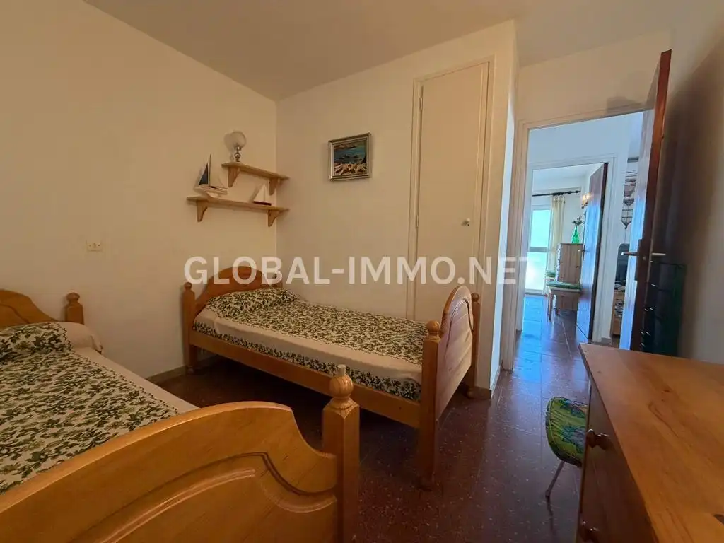 Dormitori de Apartament en venda en Roses amb Terrassa, Piscina i Moblat