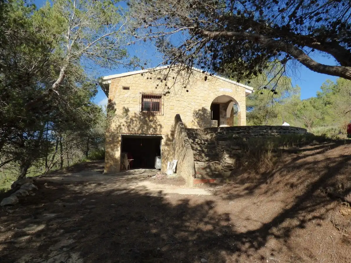 Vista exterior de Casa o xalet en venda en Torremanzanas / La Torre de les Maçanes amb Jardí privat i Terrassa