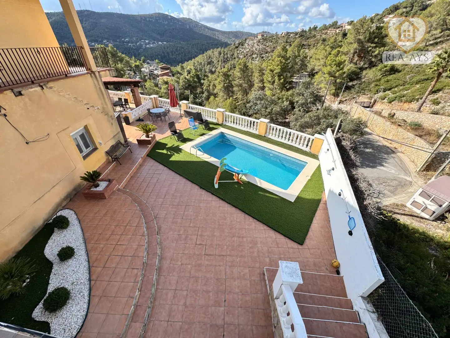 Piscina de Casa o xalet en venda en Olesa de Bonesvalls amb Calefacció, Jardí privat i Parquet