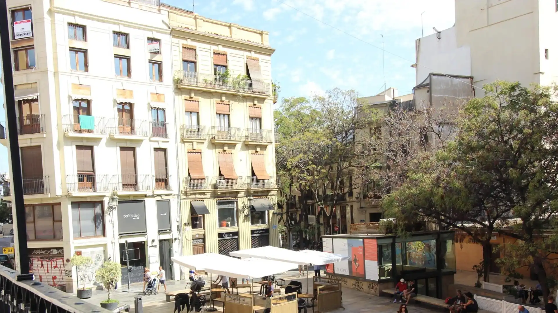 Vista exterior de Oficina en venda en  Valencia Capital amb Aire condicionat