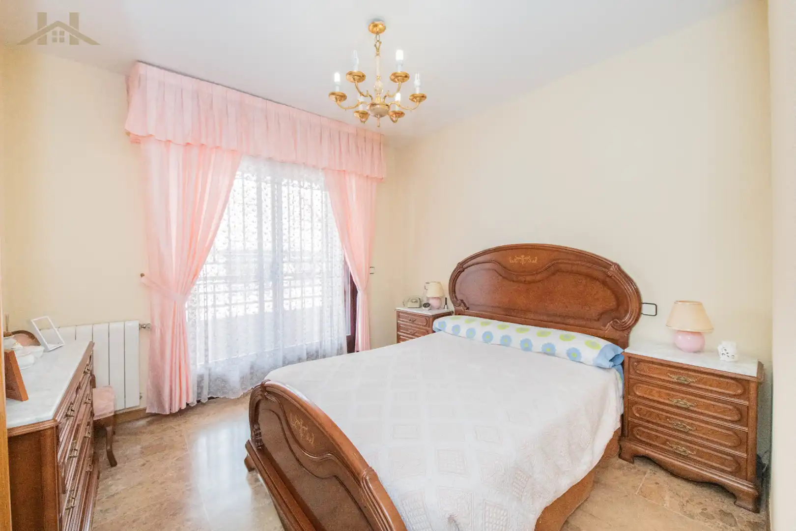 Dormitori de Casa o xalet en venda en Alcorcón amb Calefacció, Jardí privat i Terrassa