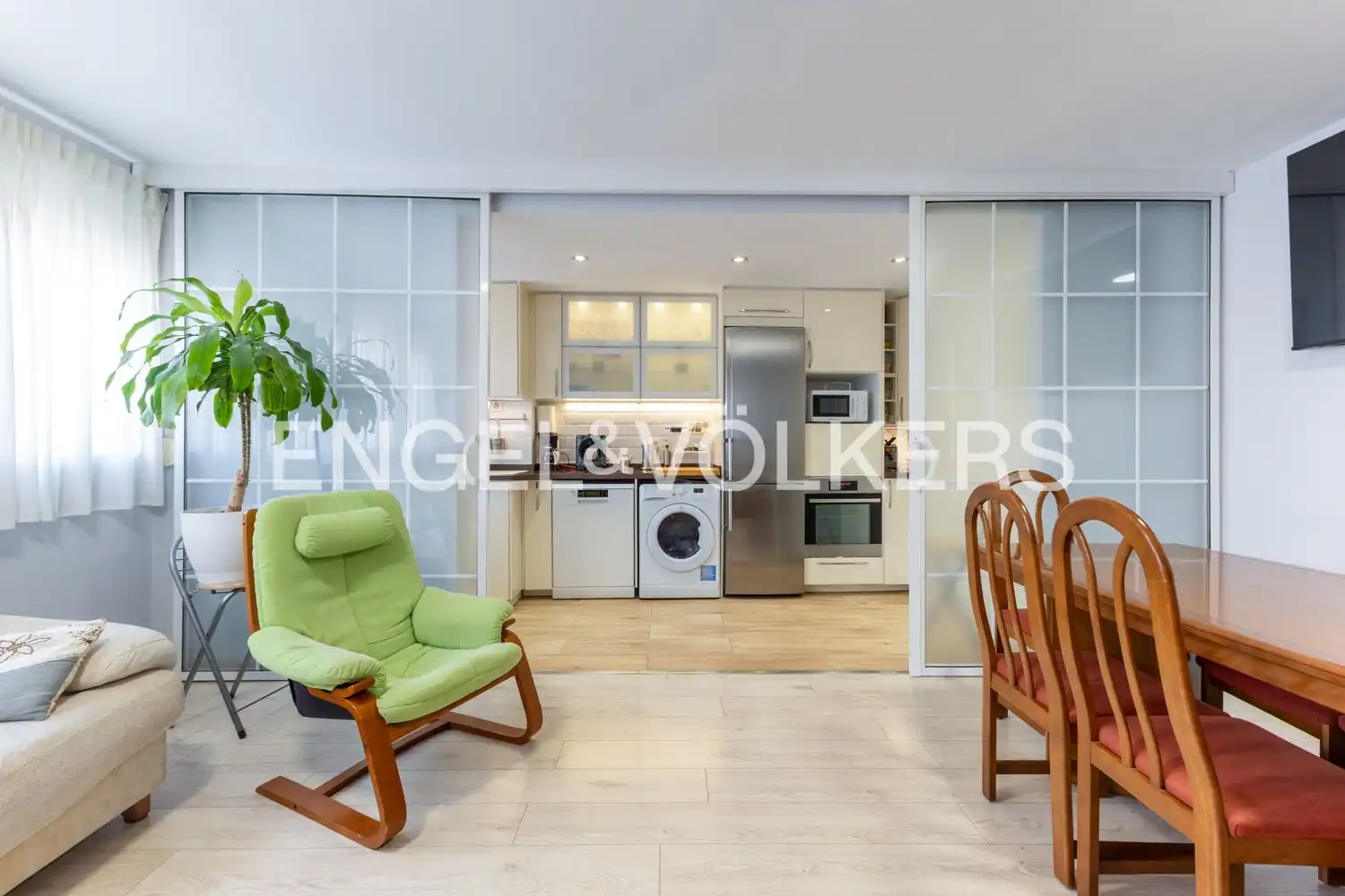 Exterior view of Flat for rent in Valencia  with Air Conditioner and Heating