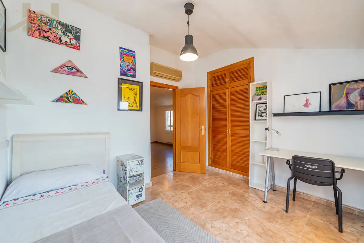 Bedroom of Attic for sale in Valdemoro  with Air Conditioner, Heating and Parquet flooring