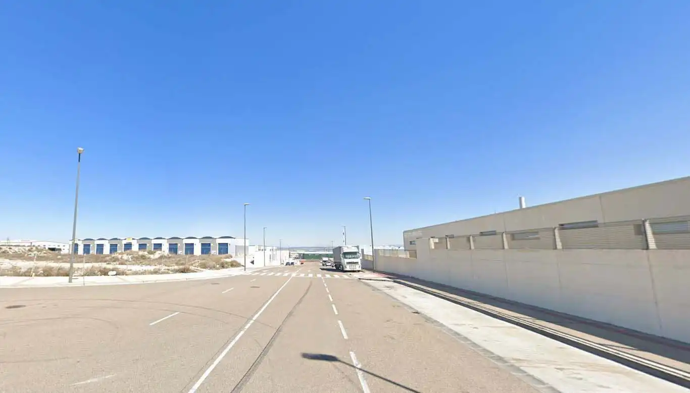 Vista exterior de Nau industrial de lloguer en Zaragoza