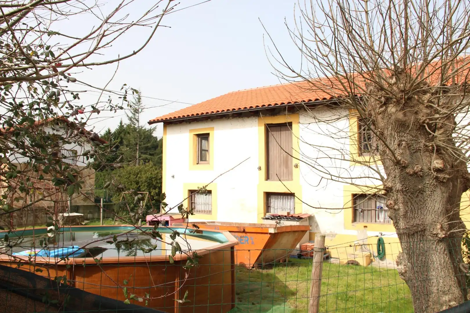 Vista exterior de Casa o chalet en venta en Entrambasaguas