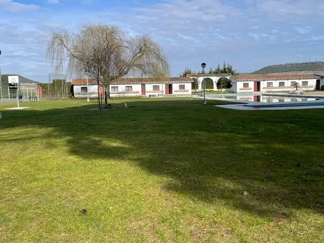 Vista exterior de Casa o xalet en venda en Laguna de Duero amb Aire condicionat, Moblat i Forn