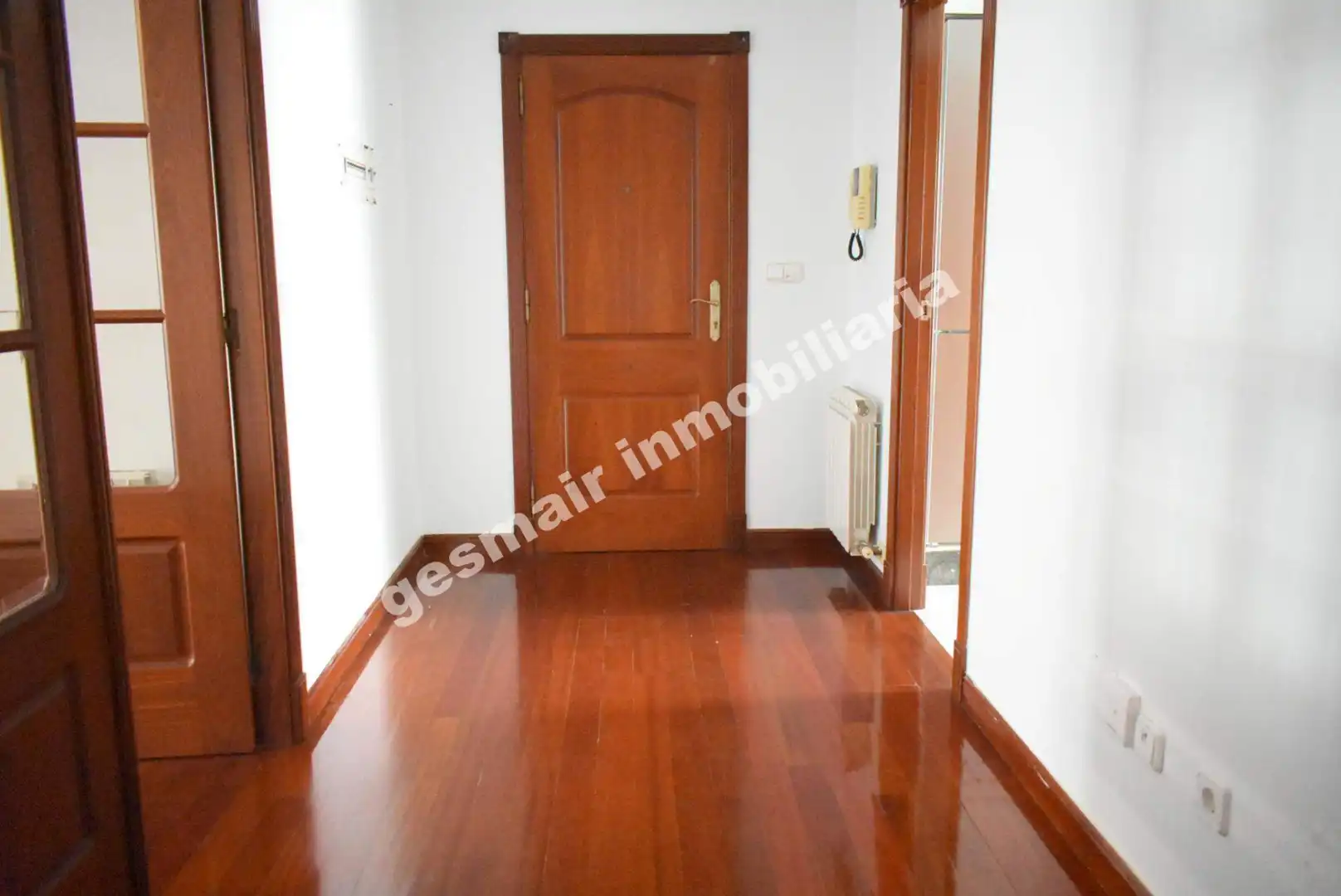 Piso de alquiler en Pontevedra Capital  con Calefacción, Parquet y Trastero
