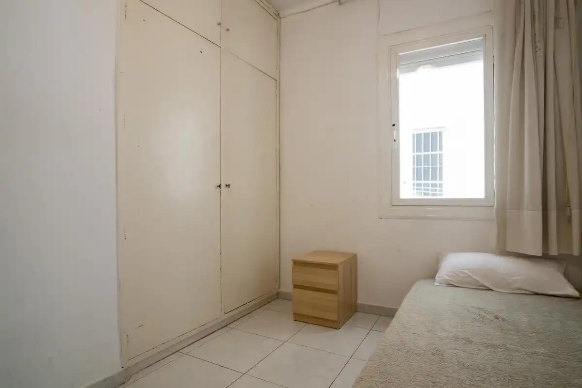 Habitación de Apartamento para compartir en Barcelona con Aire acondicionado, Calefacción y Amueblado