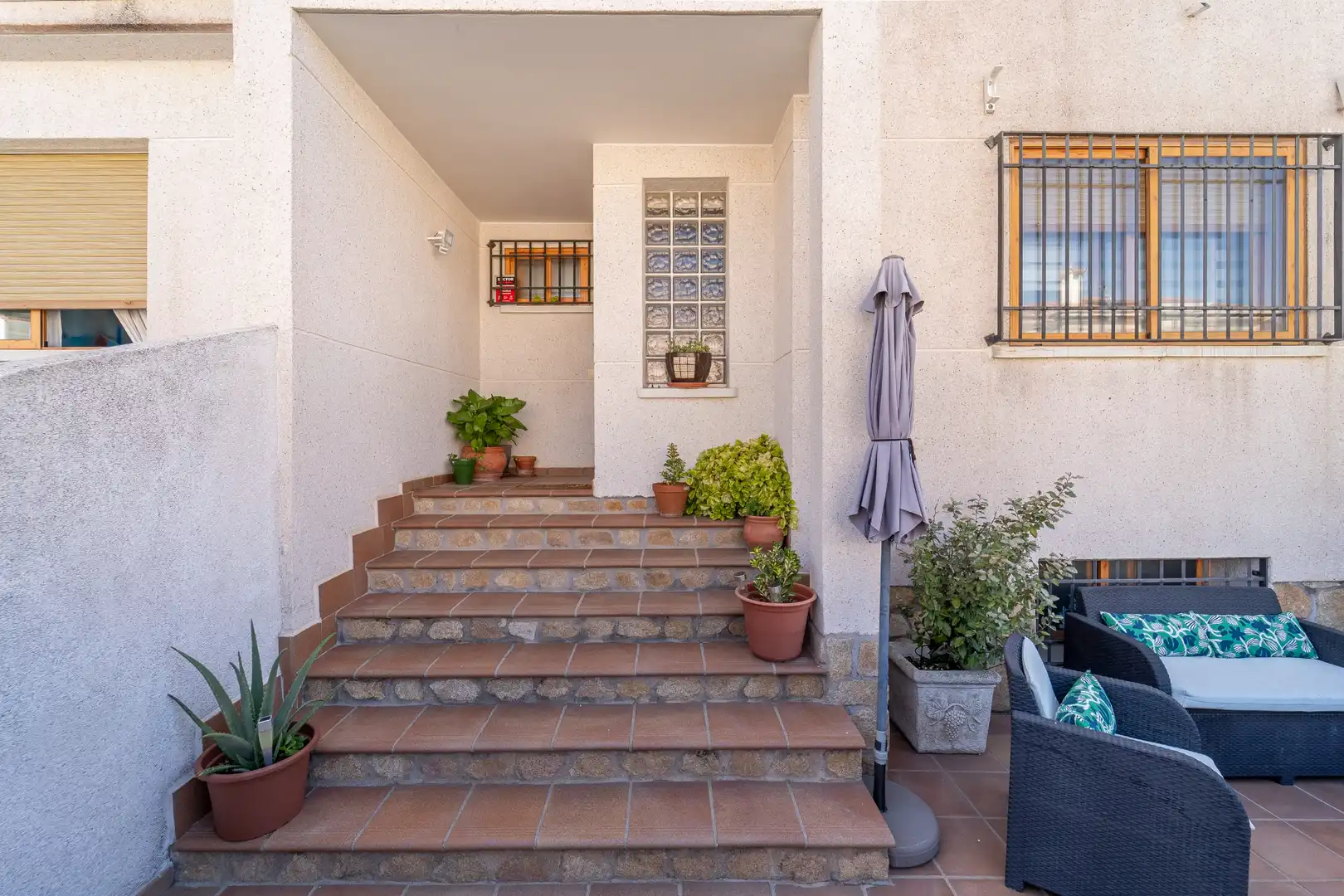 Casa aparellada amb piscina en venda a Calle del Enebro 26, imagen 4