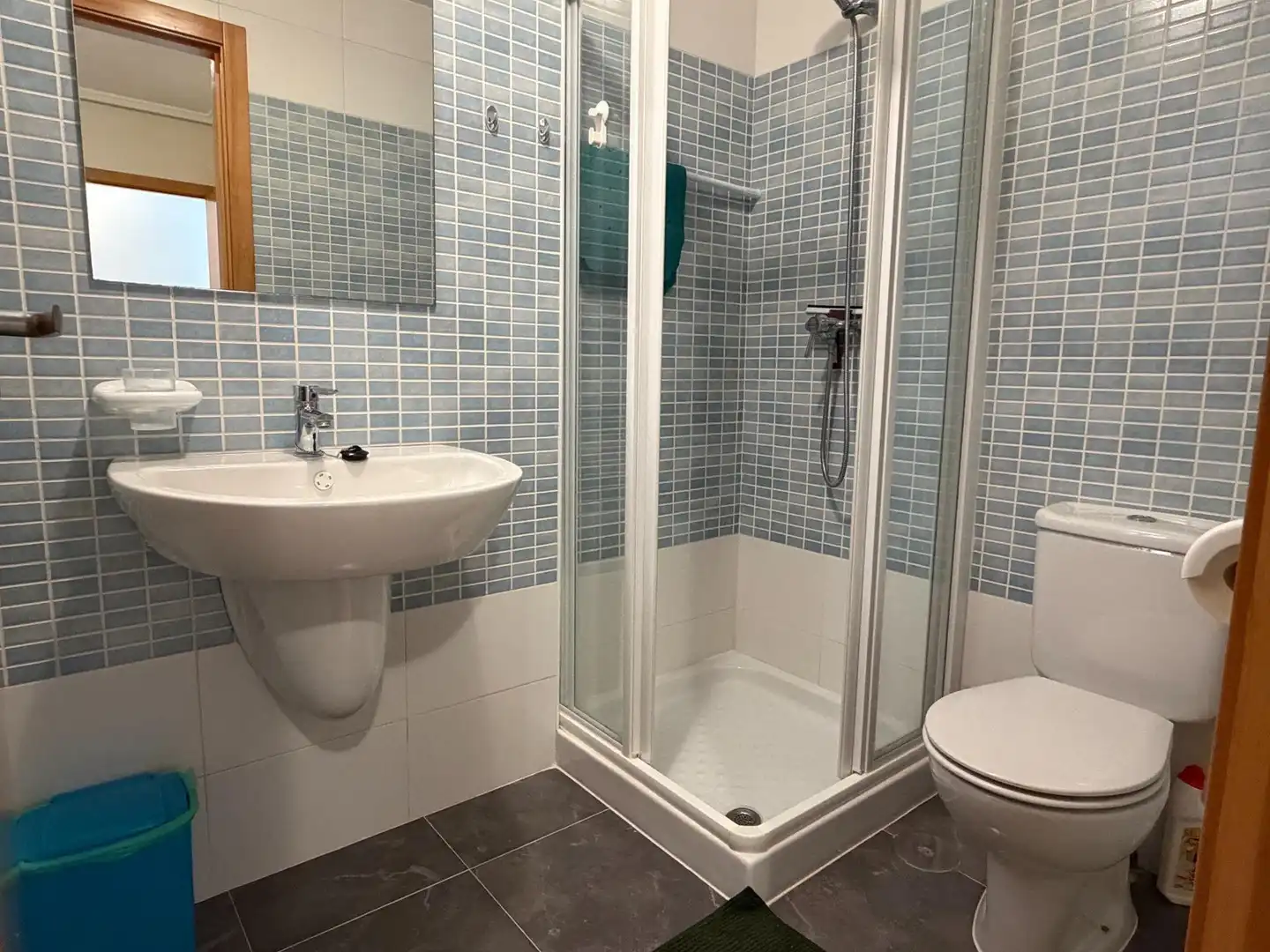 Baño de Apartamento en venta en Torrevieja con Aire acondicionado, Terraza y Amueblado