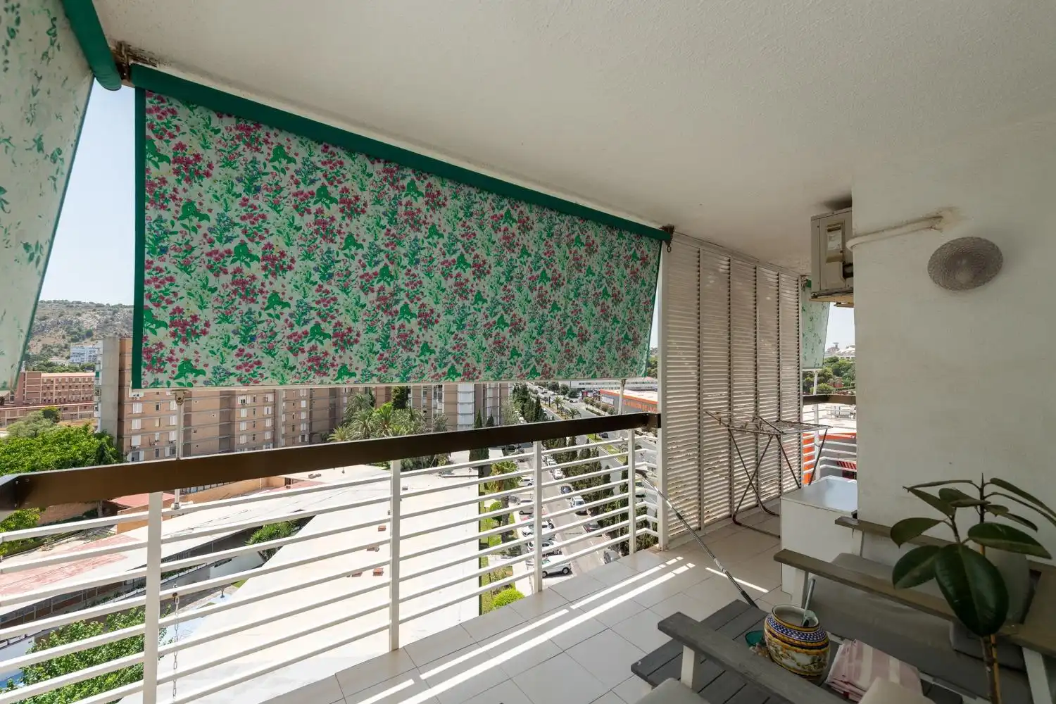 Terraza de Piso en venta en Alicante / Alacant con Jardín privado, Terraza y Piscina comunitaria